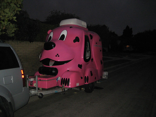 Pink mobile dog groomer