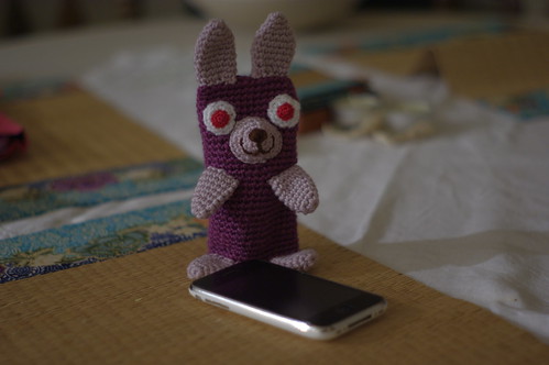 amigurumi #70 bunny iphone _standing
