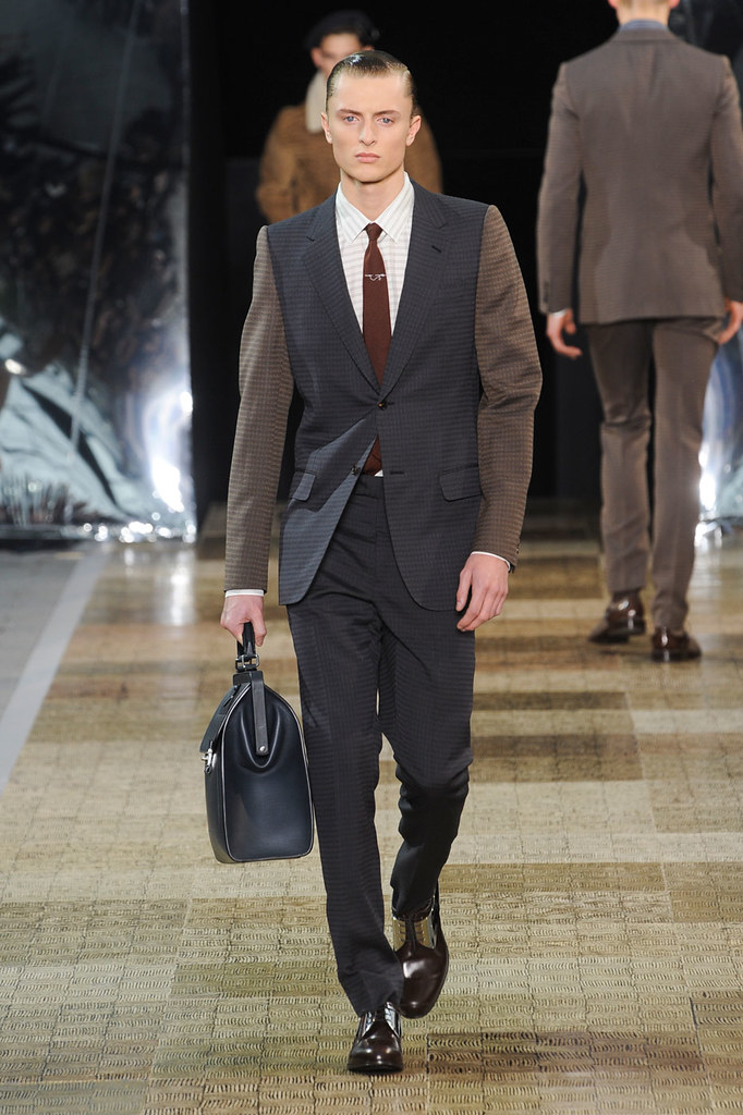 Max Rendell3031_1_FW12 Paris Louis Vuitton(Fashionising.com)