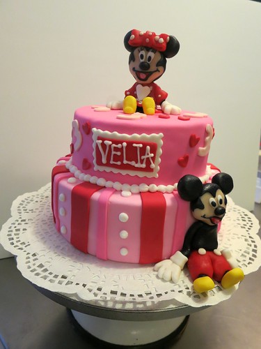 Minnie Mouse Birthday Cake by CAKE Amsterdam - Cakes by ZOBOT