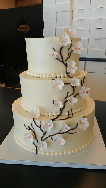 White Cherry Blossoms wedding cake | CUSTOM ORDERS REQUIRE A… | Flickr