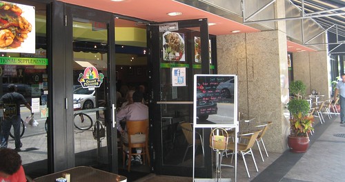 RESTAURANT IN THE HEART OF DOWNTOWN MIAMI