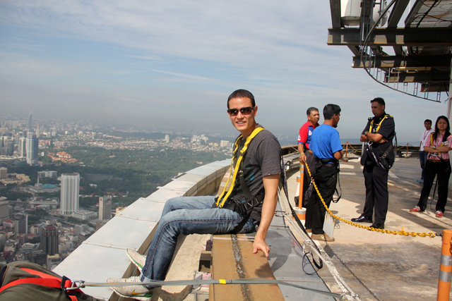335 meters in the sky... I'm not very comfortable at ALL!