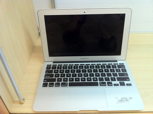 11" Macbook Air for $700
