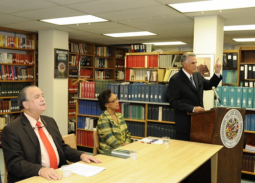 Panamanian Author Juan David Morgan Gives Conference at OAS Library