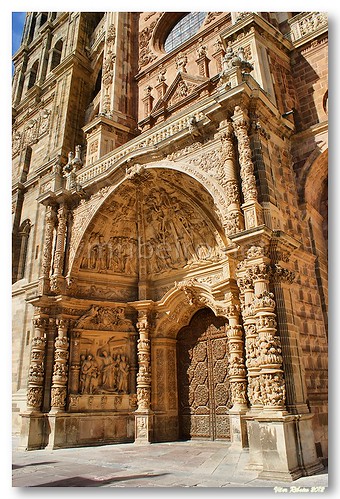 Portal da catedral de Astorga by VRfoto