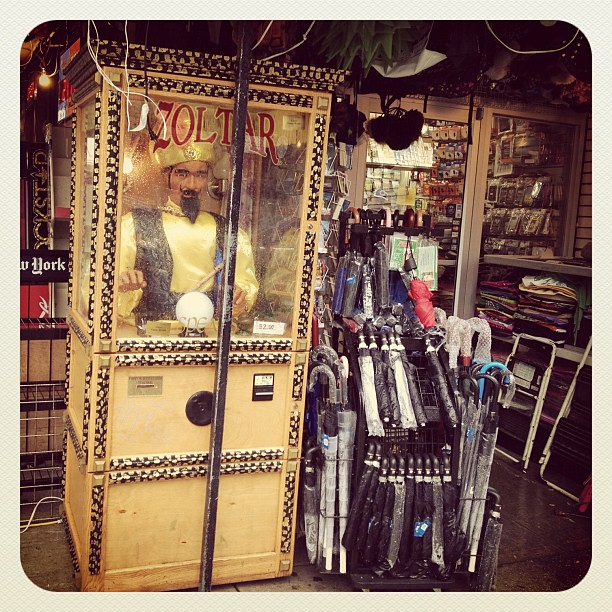 Stuck in NYC for Sandy without a place to crash? Ask Zoltar for help!