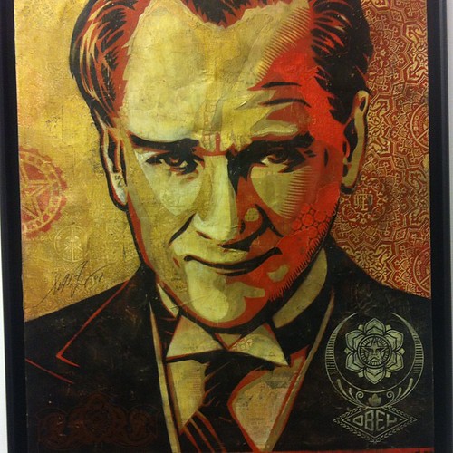 Obey Atatürk (‘o bey’ also means ‘that gentleman is’)
