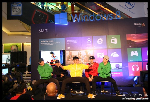 The Windows 8 launch started with a dance custom to Microsoft Windows 8 theme by Kartoon Network.