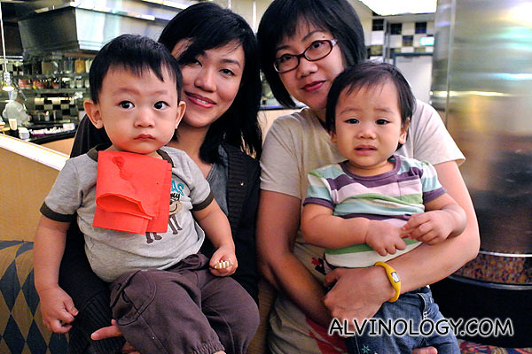 Parting shot with Indonesian blogger Leonny and her daughter Bree