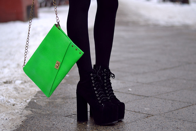 Blogger outfit: ohhandy green clutch AX Paris jumper 3