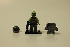 LEGO Collectible Minifigures Series 9 (71000) - Alien Avenger