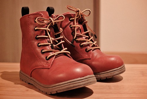 SAKURAKO - Red boots. - 無料写真検索fotoq