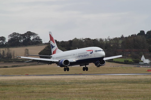 British Airways Boeing 737-400 G-GBTA Landing at Edinburgh Airport from Gatwick