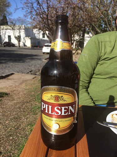 Colonia del Sacramento: première bière urugayenne testée. Très bonne !