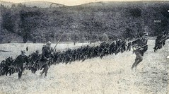 Anonymes 1914-18- Bataille de la Marne - Septembre 1914, Plateau d'Etrepilly aux abords du cimetière-charge à la baionnette.