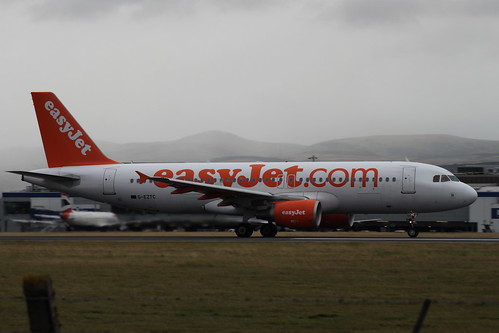 easyJet Airbus A320 G-EZTC Takeoff Edinburgh Airport