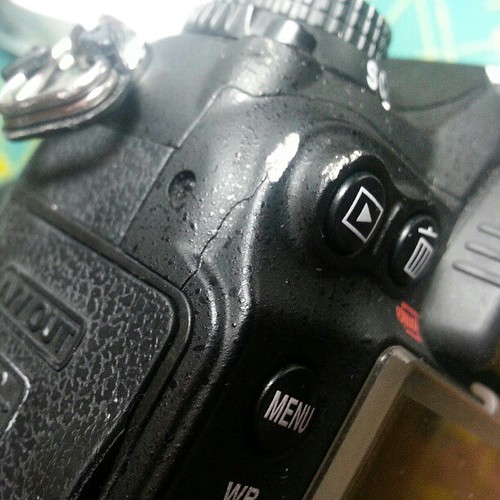 Dropping your nikon D7000 is a bad thing . This happened saturday.