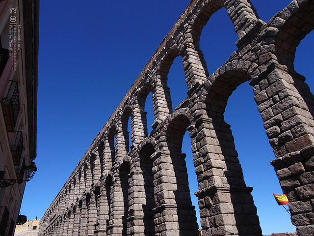Hola Segovia~ 賽哥維亞。第一次看到建築奇蹟「羅馬水道橋」 R1044007