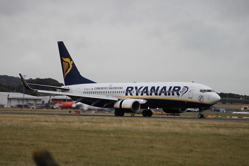 Ryanair Boeing 737-8AS EI-DLS Landing Edinburgh Airport