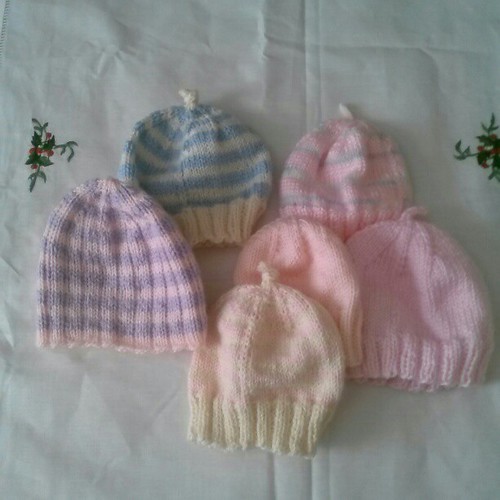 My September and October contribution. Preemie and baby hats for my local Kaiser hospital.#charityknitting by Born2knitnpurl