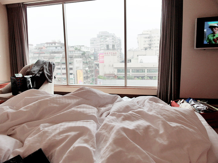 typicalben in bed at regent taipei hotel