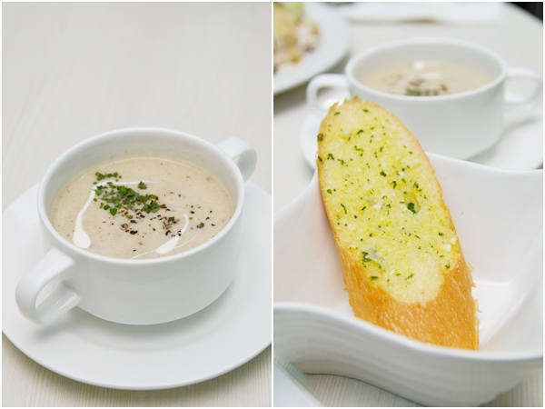Soup of the Day & Garlic Bread