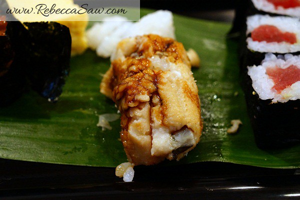 tsukiji market sushi - rebecca saw-001