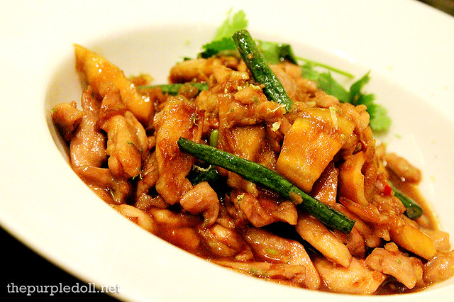 Wok Chicken, Bamboo Shoots and Yard Beans P225