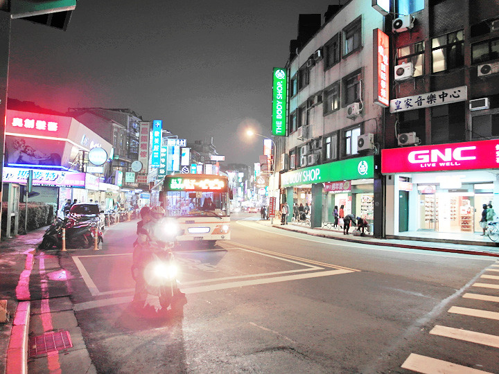 Shilin Night Market roads