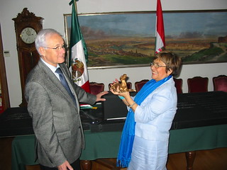 Donación de colección conmemorativa al Museo Histórico de Budapest, como símbolo de amistad entre México y Hungría