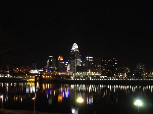 Cincinnati kyline at night