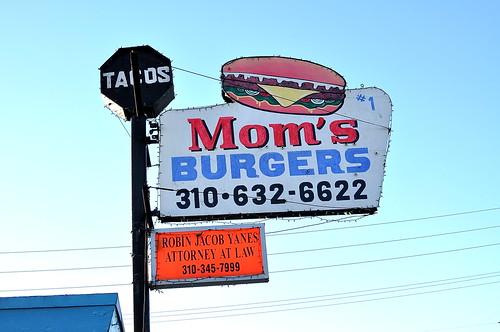 Mom's Burgers - Compton