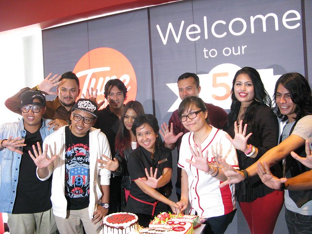 Tune Hotels & Gua's 5th Anniversary Celebration with Nicholas Saputra and popular Malaysian artistes