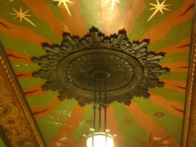 P1130759-2012-11-14-William-Oliver-Building-lobby-art-deco-Ceiling-Medallion