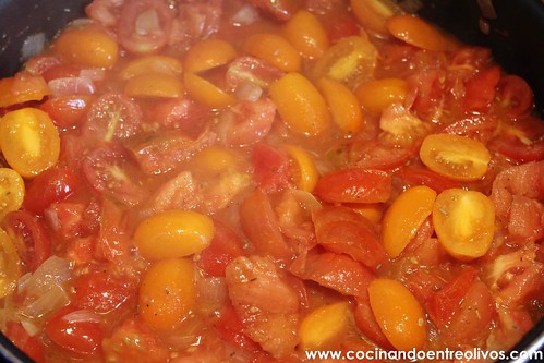 Compota de tomates con huevos escalfados (8)