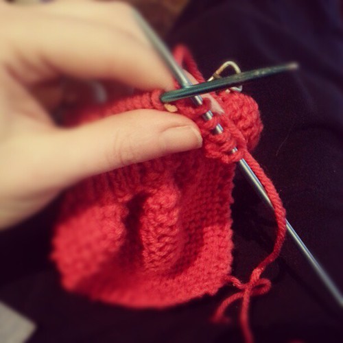 #knitting a little #vintage ascot scarf.