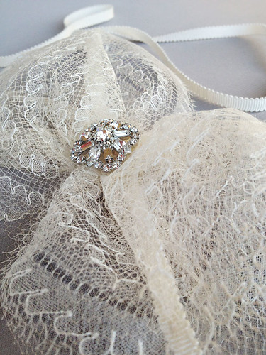 Emici Bridal lace bow
