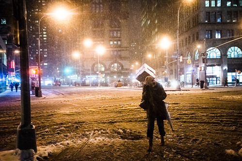 Nor'easter hits Manhattan with snow