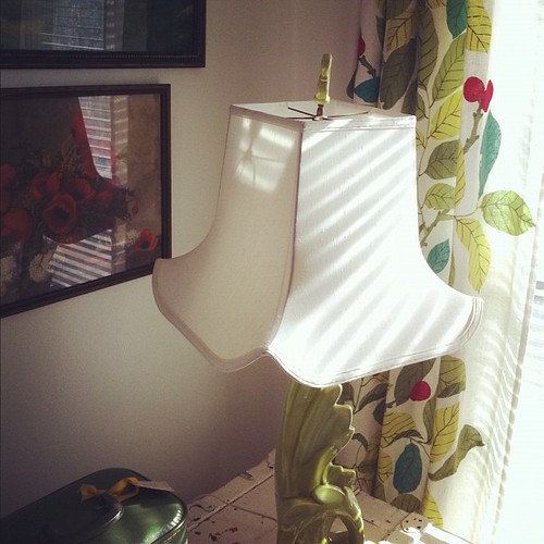 guest bedroom corner - I love a funky lamp