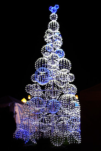 DisneyDowntown_Lighted-Tree