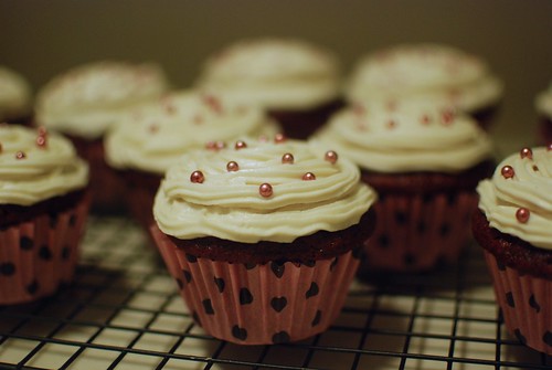 vegan red velvet cupcakes with cream cheese frosting
