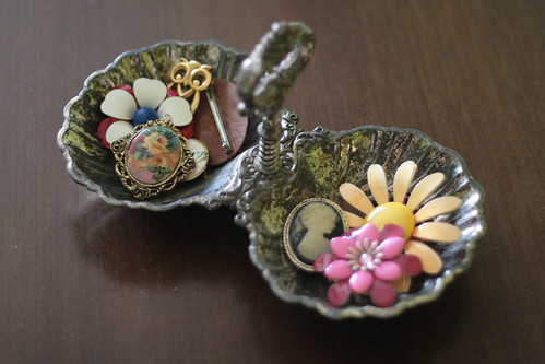 vintage brooches.
