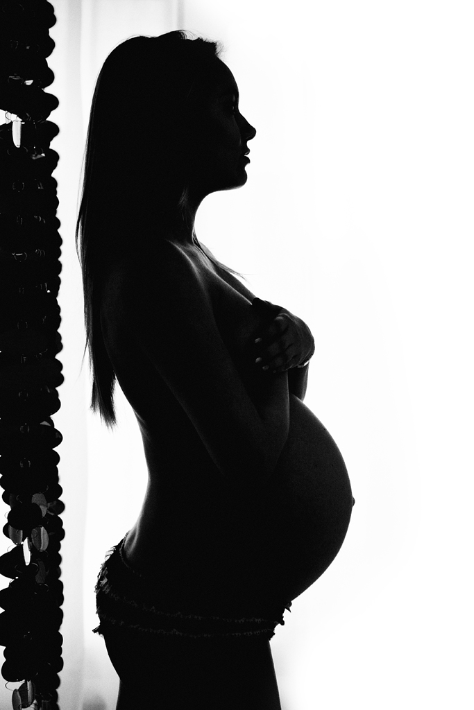 Вожидании чуда, фотосессия беременности в интерьере студии