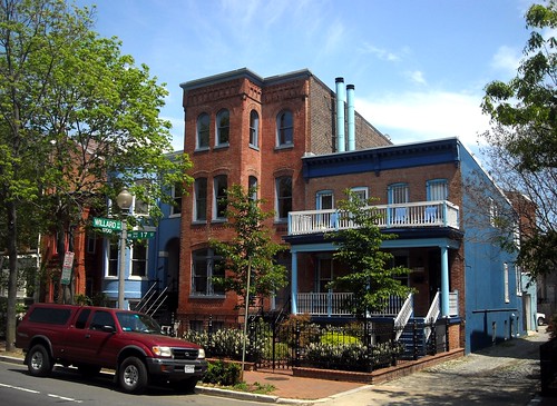 historic homes within walking distance of downtown DC (by: NCinDC, creative commons)
