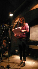 Yasmin Hafedh bei textstrom Poetry Slam Wien