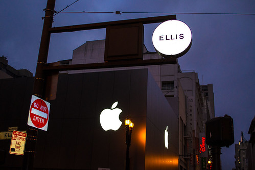 San Francisco, Apple Store by TamanM