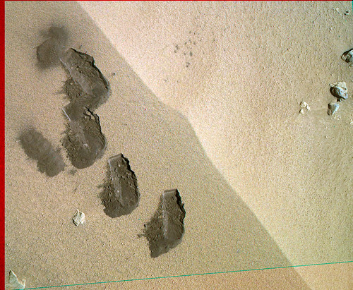 Curiosity sol 84 - 85 MAHLI Anaglyph scoop