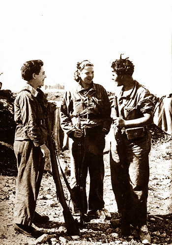 Más Centelles por descubrir: «milicianas en el frente de Huesca, septiembre de 1936» by Octavi Centelles