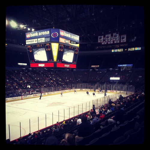 @CincyCyclones @USBankArena with @GenMae5 for Thirsty Thursday! #CyclonesPhotoAGame #GoClones!